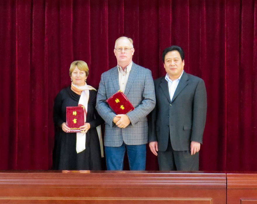 种羊场股东Roger佳耦 种羊场Roger佳耦